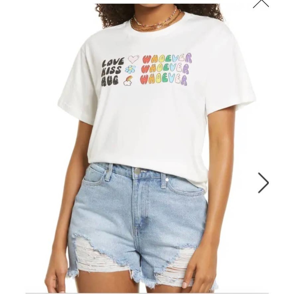 NWOT BP. Be ProudG ender Inclusive Graphic Tee In White Multi Love Kiss Hug L
